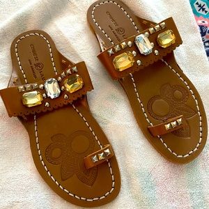 NWOT Chinese laundry sandals 9